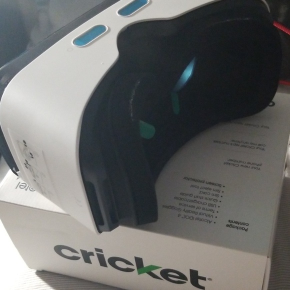 Unused Alcatel Virtual Reality Goggles - Picture 4 of 4